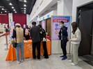 求職民眾簽到並領取活動手冊