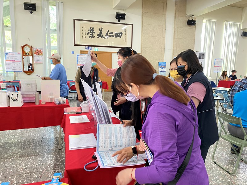 協助求職民眾尋職及說明其職缺[1]