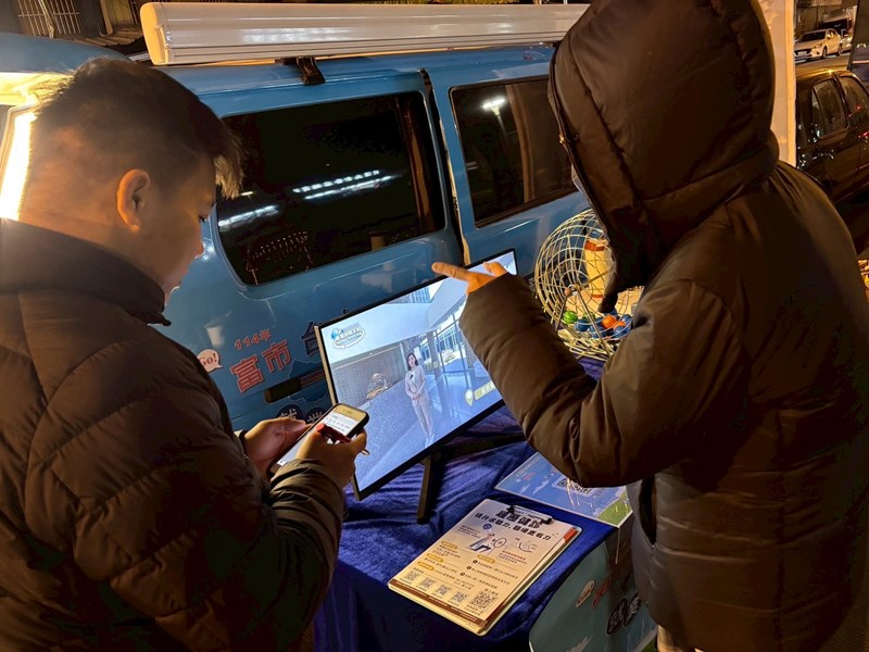 (5)就業服務巡迴車不分日夜提供就業服務