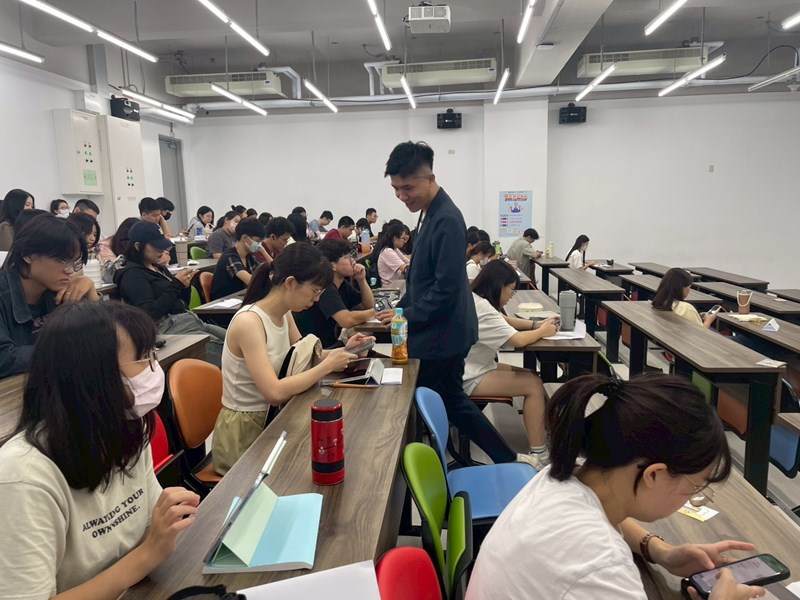 【職能提升講座】社群形象經營-中國醫藥大學