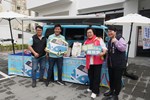 就業巡迴車提供就業資源資料並協助移動式宣傳