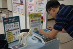 求職者及廠商體驗輔具展示，了解職務再設計應用