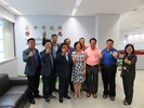 黃局長與工會代表合影