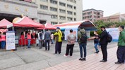 06-活動入口求職民眾保持安全社交距離