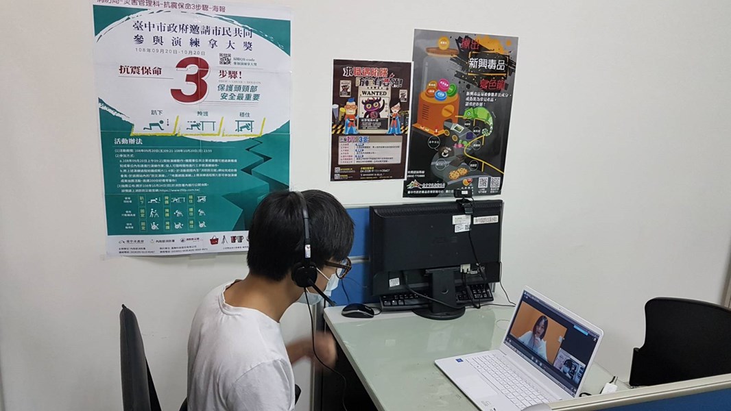05-活動現場-求職民眾與廠商視訊面試情形