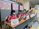 沙鹿就業服務站就服員協助廠商與求職者視訊面試